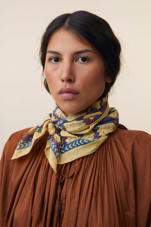 Foulard 680